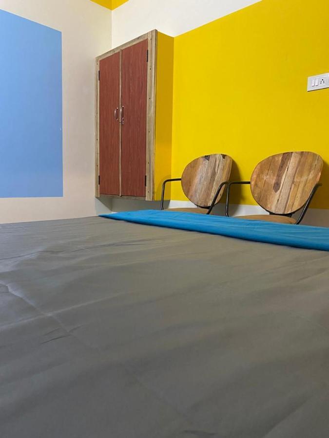 Unearth Hostel Ауровил Екстериор снимка