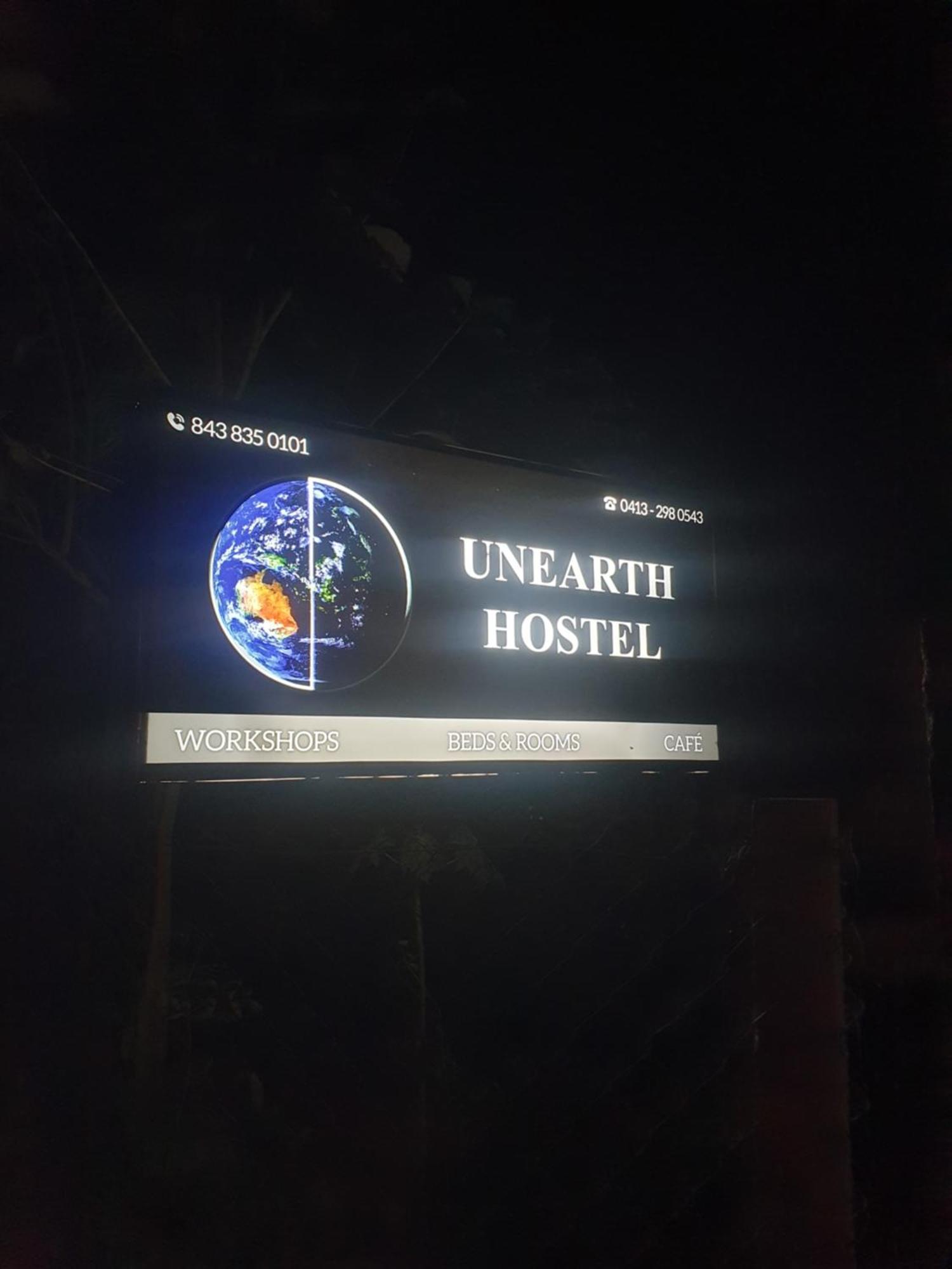 Unearth Hostel Ауровил Екстериор снимка