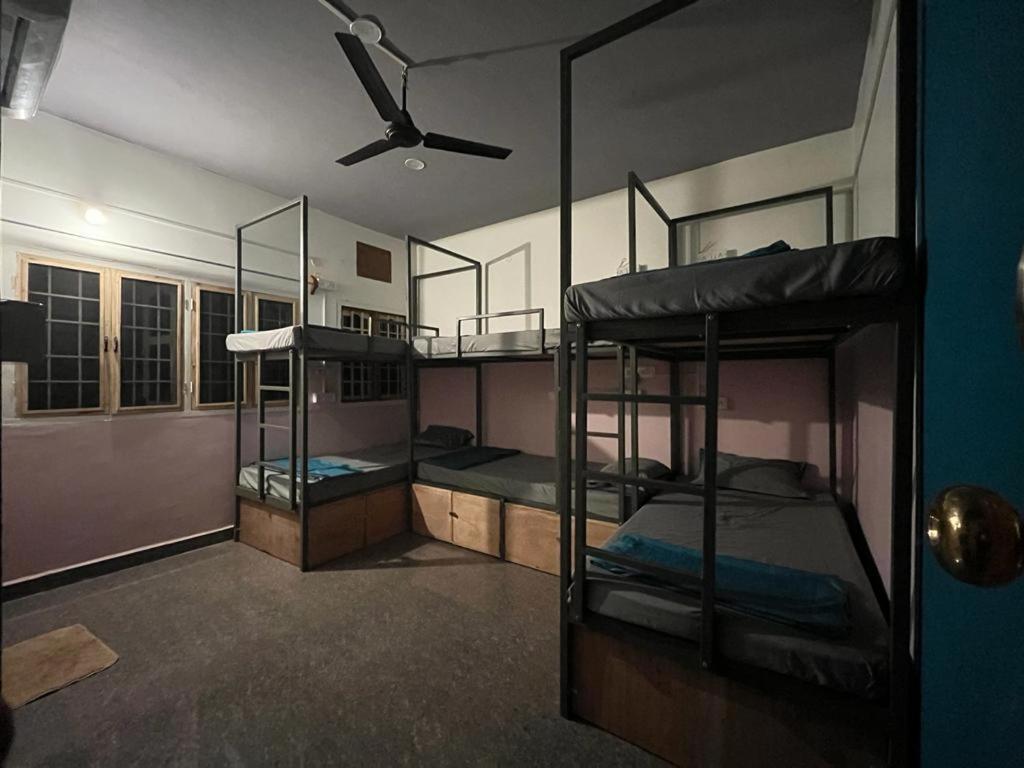 Unearth Hostel Ауровил Екстериор снимка