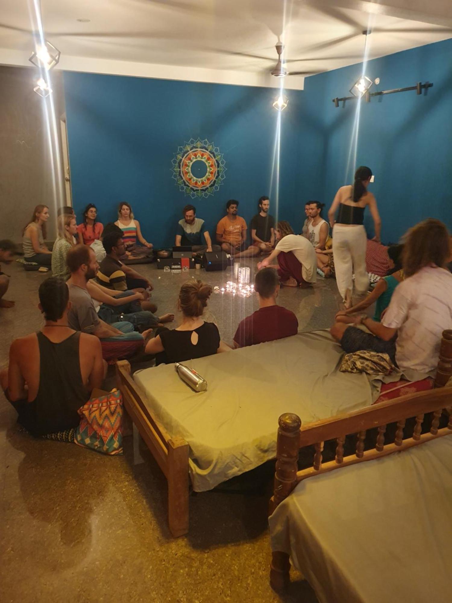 Unearth Hostel Ауровил Екстериор снимка